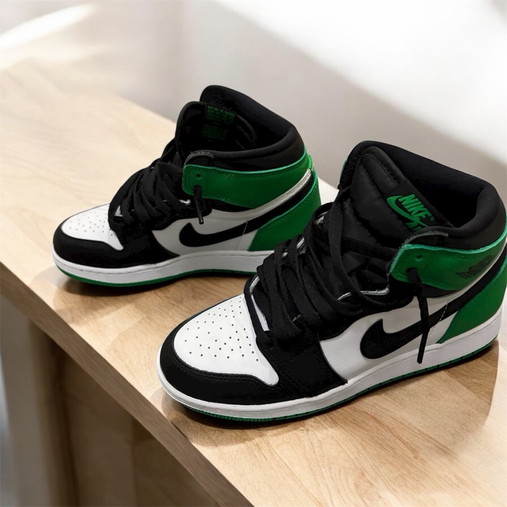 Nike Black and Green High-Tops